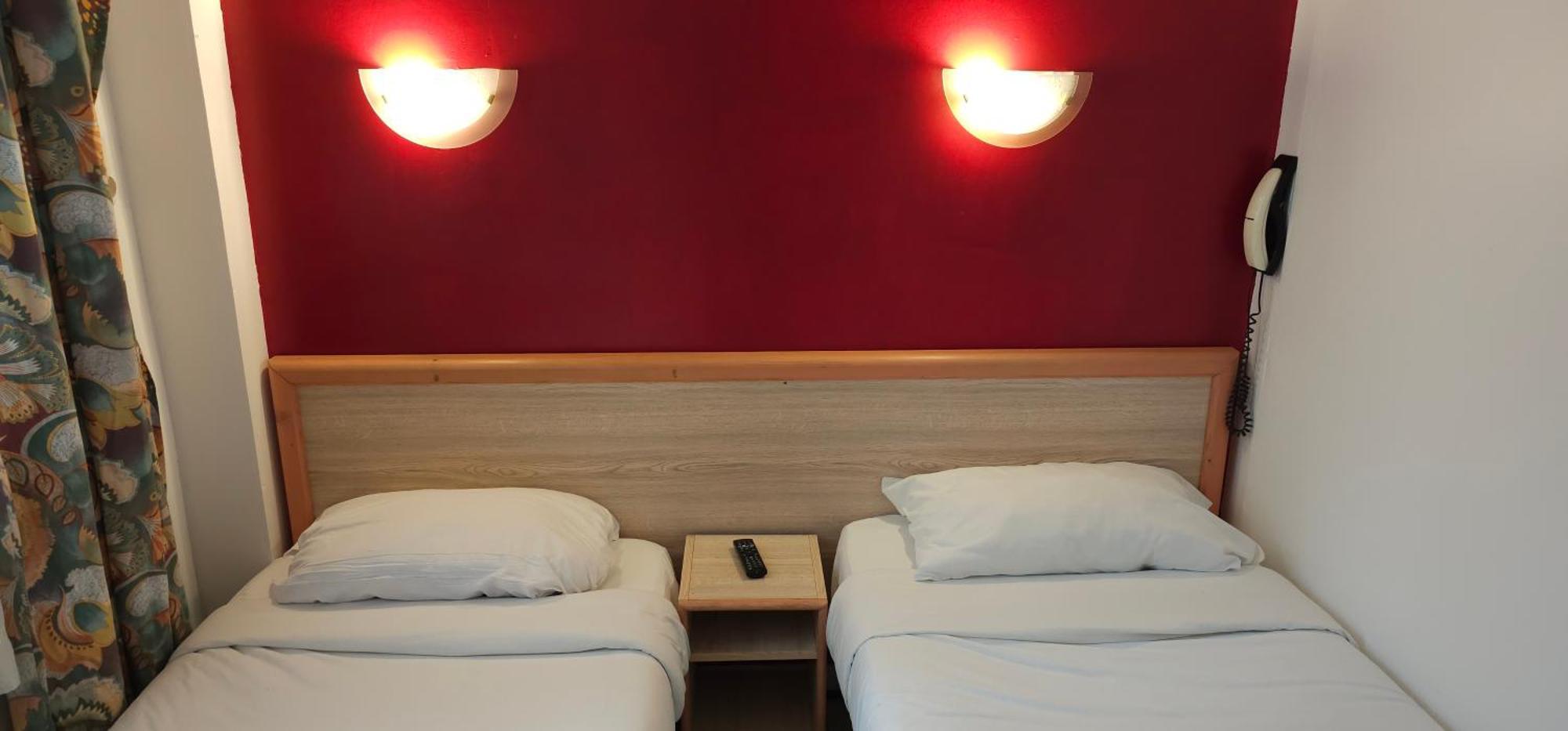 Hotel Coerona لورد المظهر الخارجي الصورة